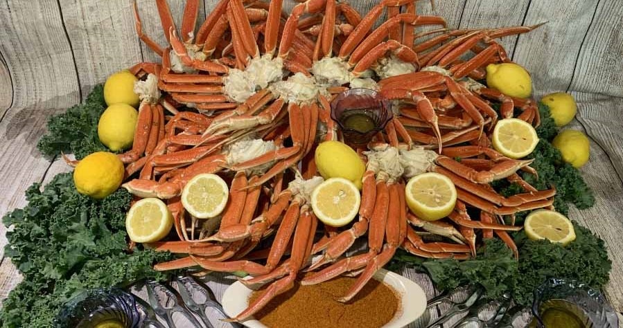 How To Cook And Eat Crab Legs | Myrtle Beach Seafood Buffet Restaurant